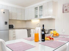 Holiday Home Mons Aureus