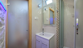House Sandra - Guest House