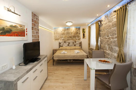 House Sandra - Guest House