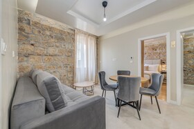 InMotion Luxury Rooms
