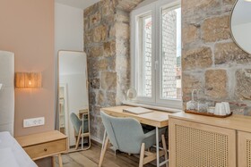 InMotion Luxury Rooms
