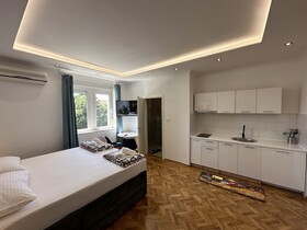 Iris Oasis