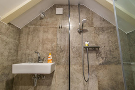 JR Luxury Guesthouse 2