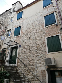 JR Luxury Guesthouse 2