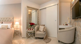 Jupiter Lux Rooms