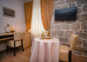 Lanterna Rooms