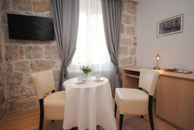 Lanterna Rooms