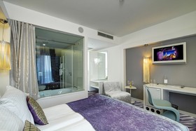 Luxe Boutique Hotel