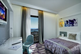 Luxe Boutique Hotel