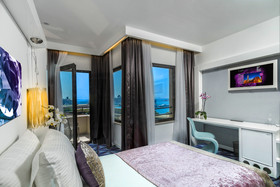 Luxe Boutique Hotel