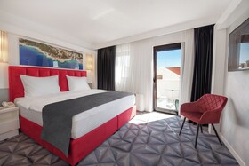 Luxe Boutique Hotel