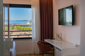 Luxe Boutique Hotel