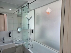 Luxe Boutique Hotel