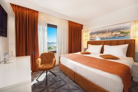 Luxe Boutique Hotel