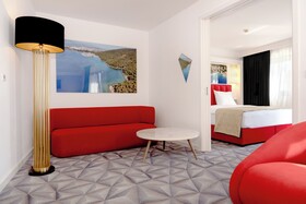 Luxe Boutique Hotel