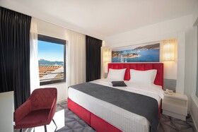 Luxe Boutique Hotel