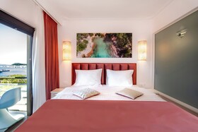 Luxe Boutique Hotel