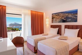Luxe Boutique Hotel