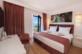 Luxe Boutique Hotel