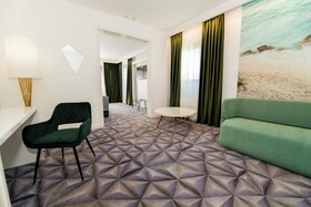 Luxe Boutique Hotel