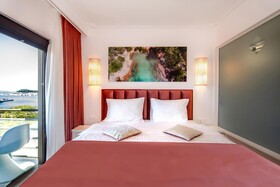 Luxe Boutique Hotel