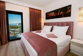 Luxe Boutique Hotel