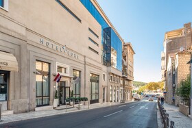 Luxe Boutique Hotel