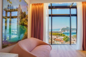 Luxe Boutique Hotel