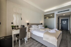 Luxury Rooms Seven