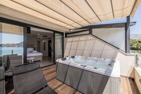 Luxury Rooms Seven