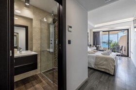 Luxury Rooms Seven