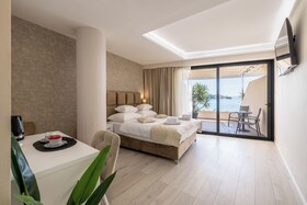 Luxury Rooms Seven