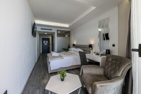 Luxury Rooms Seven