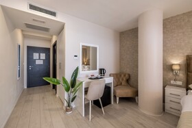 Luxury Rooms Seven
