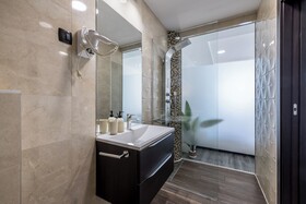 Luxury Rooms Seven