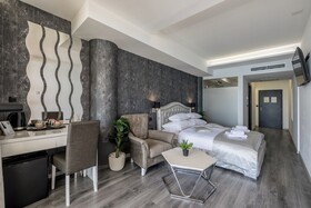 Luxury Rooms Seven
