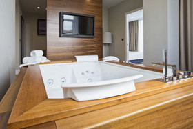 Marvie Hotel & Health