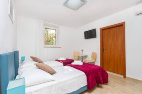 Peruzovic Rooms & Apartments