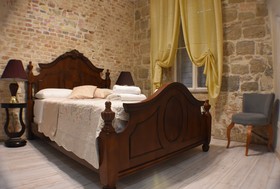 Pietra Rossa Luxury Rooms