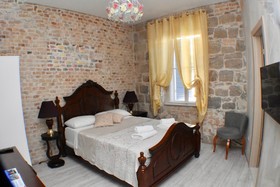 Pietra Rossa Luxury Rooms