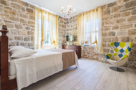 Pietra Rossa Luxury Rooms