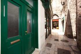 Prior Suites Split