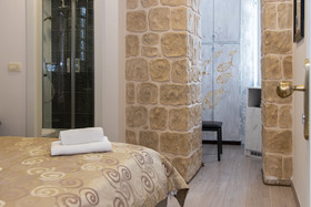 Palace Queen Mary Luxury Rooms