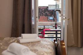 Palace Queen Mary Luxury Rooms
