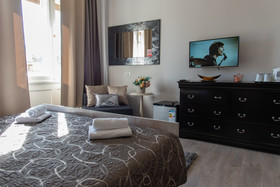 Palace Queen Mary Luxury Rooms