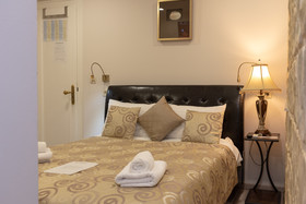 Palace Queen Mary Luxury Rooms