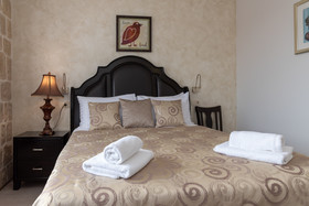 Palace Queen Mary Luxury Rooms