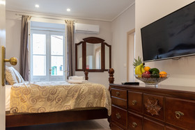 Palace Queen Mary Luxury Rooms