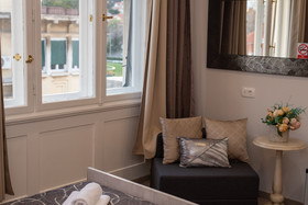 Palace Queen Mary Luxury Rooms