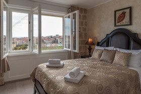 Palace Queen Mary Luxury Rooms